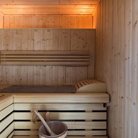 Reetdorf Geltinger Birk Kuenstlerkate Sommerregen * Nieby (Nieby, Schleswig-Flensburg)