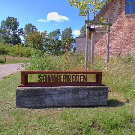 Reetdorf Geltinger Birk Kuenstlerkate Sommerregen *