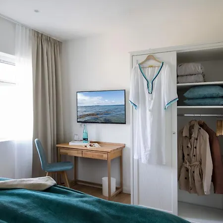 Reetdorf Geltinger Birk Kuenstlerkate Sommerregen